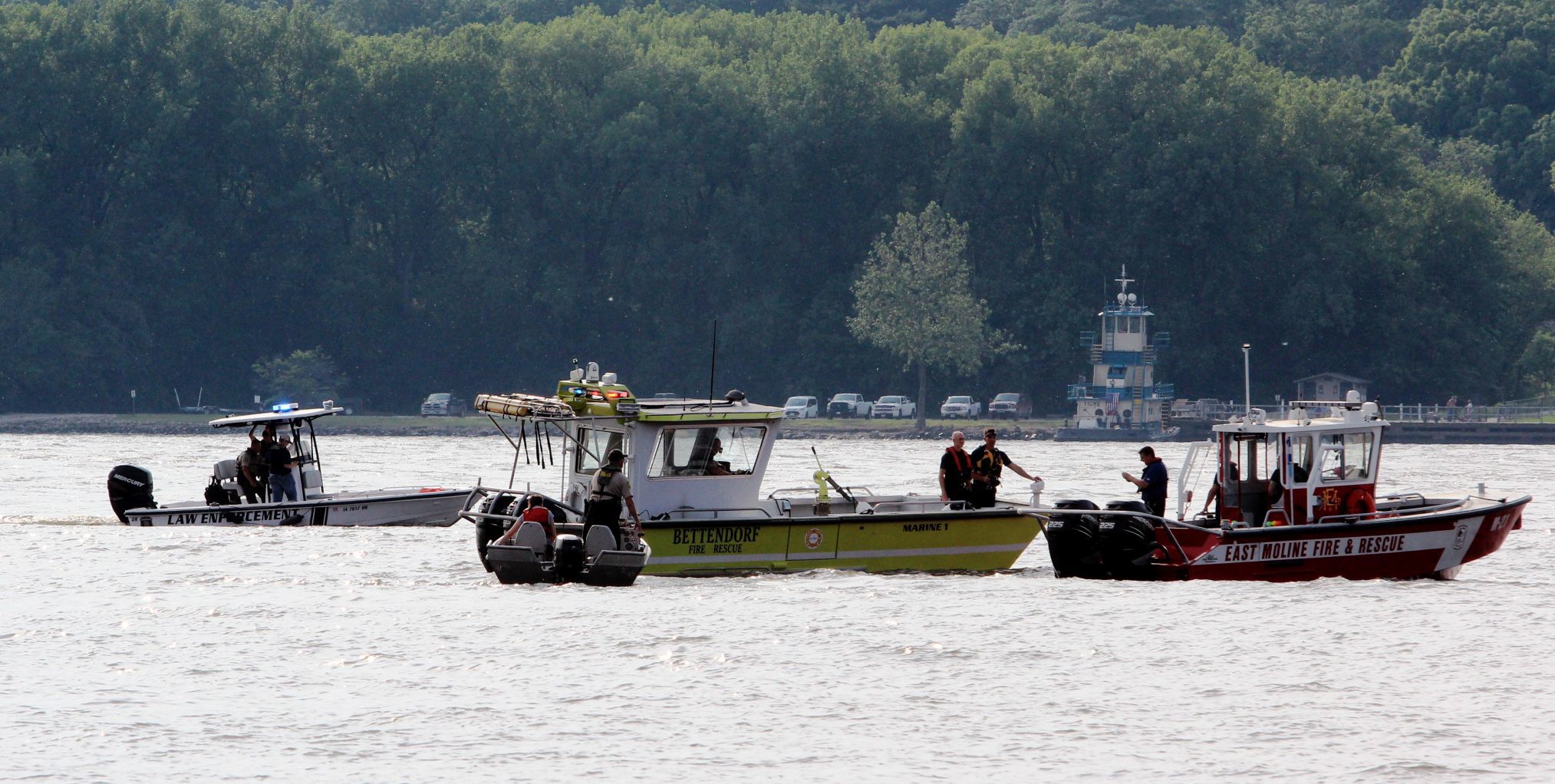 Man falls into Mississippi River from Lock and Dam 14